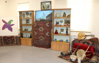  Özbəkistanın “Turon” kitabxanasında Qarabağa dair guşə açıldı - FOTO